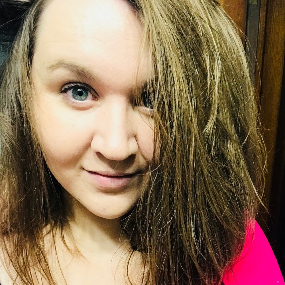 Meet your Posher, Courtney